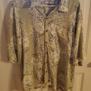Tommy Bahama hawaiian button down 100 percent silk
